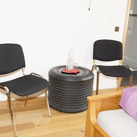 Willi's Gastezimmer / Ferienwohnung Gæstehus Kottenborn
